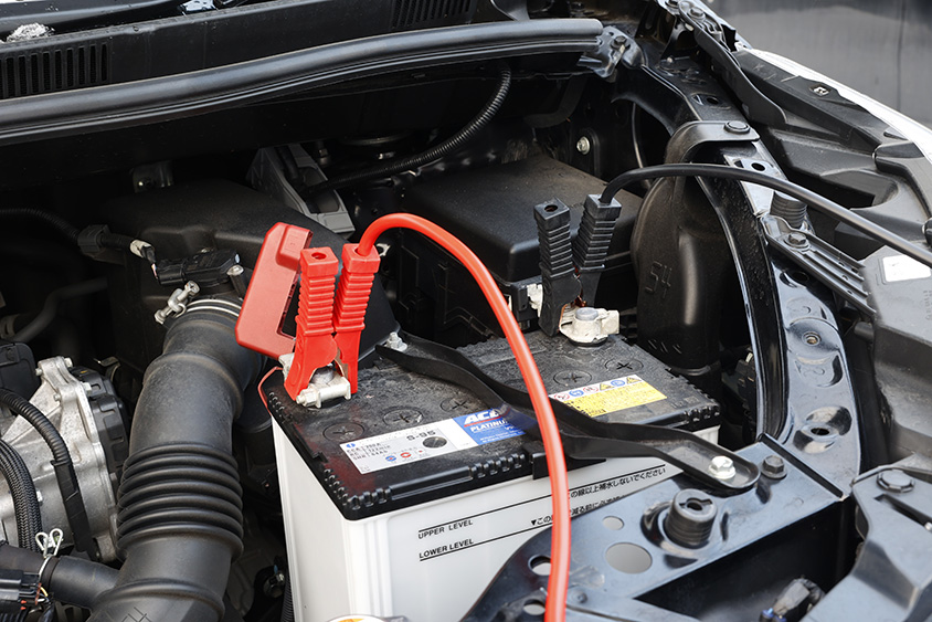 バッテリー上がりのジャンプ